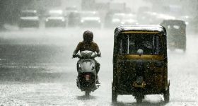 Heavy Rains: తెలంగాణలో అకాల వర్షాల బీభత్సం.. ఎండల నుంచి ఉపశమనం.. రైతుల్లో ఆందోళన