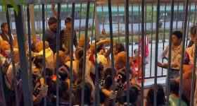 Tirumala: తిరుమల క్యూలైన్‌లో ఉద్రిక్తత.. పొట్టు పొట్టు కొట్టుకున్న భక్తులు.. వీడియో వైరల్