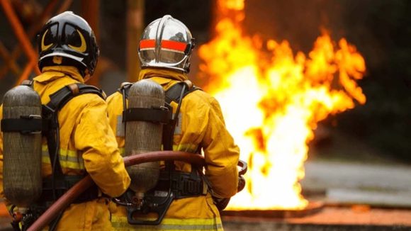 Fire Accident: సోమాజిగూడలో భారీ అగ్నిప్రమాదం.. వైన్ షాప్ పూర్తిగా దగ్ధం