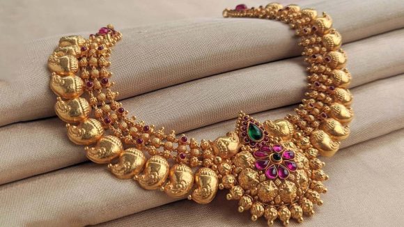 Gold Prices: పండుగ వేళ పసిడి ఘాటు.. ఉగాది పచ్చడిలో తీపి కంటే బంగారం ధర చేదే ఎక్కువ!