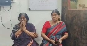 Guntur District: గుంటూరు జిల్లాలో దారుణం.. ఆస్తి రాసివ్వలేదని తల్లిని బయటకు తోసేసి..