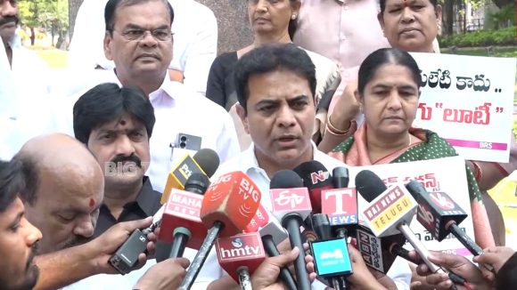 గన్ పార్క్ వేదికగా బీఆర్ఎస్ గర్జన.. మంత్రి పొంగులేటి లక్ష్యంగా ఎమ్మెల్యేల భారీ నిరసన!