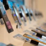 Smartphone Sales Decline: భారీగా తగ్గిన స్మార్ట్‌ఫోన్ విక్రయాలు.. కొనుగోలు చేయడానికి వినియోగదారుల వెనుకడుగు.. కారణాలు ఇవే