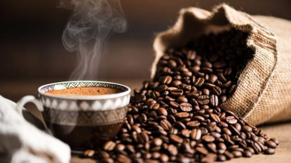Drinking coffee late: కాఫీ తాగితే ఆరోగ్య సమస్యలు.. ఎప్పుడు తాగకూడదో తెలుసా?