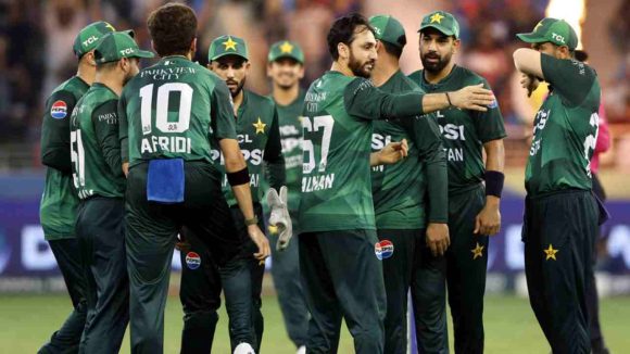PCB: ఒక్కో ప్లేయ‌ర్ రూ.50 ల‌క్ష‌లు జేబులోంచి క‌ట్టండి…పాక్ ప్లేయ‌ర్ల‌కు న‌ర‌కం చూపిస్తోన్న PCB