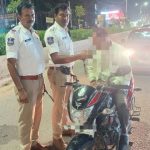Drunk Driving: పీకల దాకా ఫుల్లుగా తాగారు.. దొరికిపోయారు..!