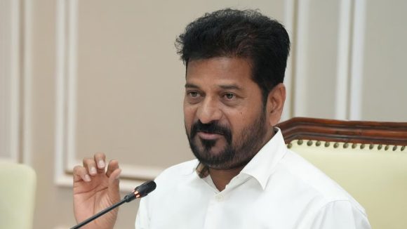 CM Revanth Reddy: యుద్ధం ముదురుతున్న వేళ అధికారులతో గల్ఫ్ పరిస్థితిపై సమీక్ష.. రేవంత్ రెడ్డి కీలక ఆదేశం