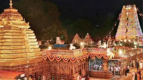 Srisailam Temple Controversy: శ్రీశైలంలో మహా అపచారం: గర్భగుడిలో మల్లికార్జున స్వామి వీడియో తీసిన భక్తుడు.. సోషల్ మీడియాలో వైరల్!