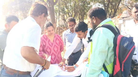 Commissioner Srujana: ఏడాదిలో  ఫ్లై ఓవర్లు పూర్తి కావాలి.. హెచ్ సిటీ పనులకు సైబరాబాద్ కమిషనర్ సృజన డెడ్ లైన్