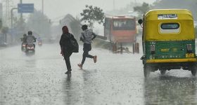 Unseasonal Rains: తెలుగు రాష్ట్రాల్లో అకాల వర్షాల బీభత్సం.. రానున్న 24 గంటల్లో కోస్తా.. రాయలసీమలో జల్లులు