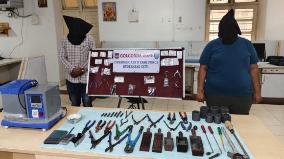 Hyderabad Police: అంతర్​ రాష్ట్ర దొంగల అరెస్ట్.. 33.71లక్షల సొత్తు స్వాధీనం