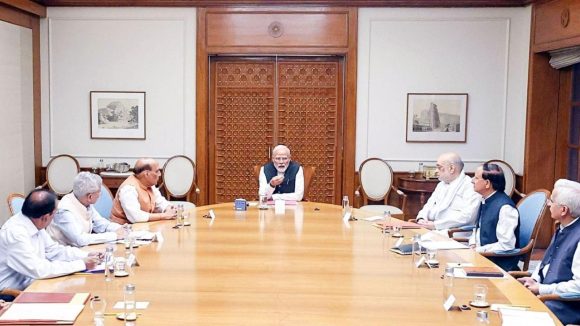 Decisions by Union Cabinet: కేంద్ర క్యాబినెట్ కీలక నిర్ణయాలు.. దేశవ్యాప్తంగా 100 కొత్త విమానాశ్రయాలు..