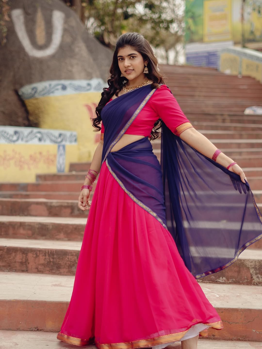 Actress Rithu Chowdary Photo Gallery