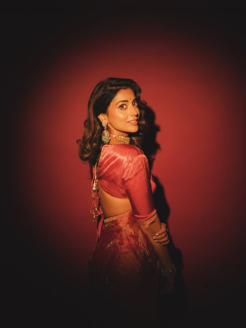 Actress Shriya Saran Photo Gallery