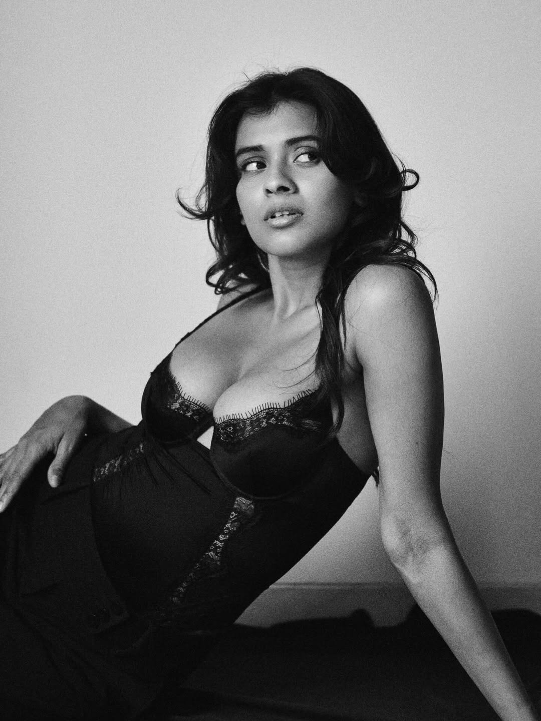 Actress hebah patel Photo Gallery