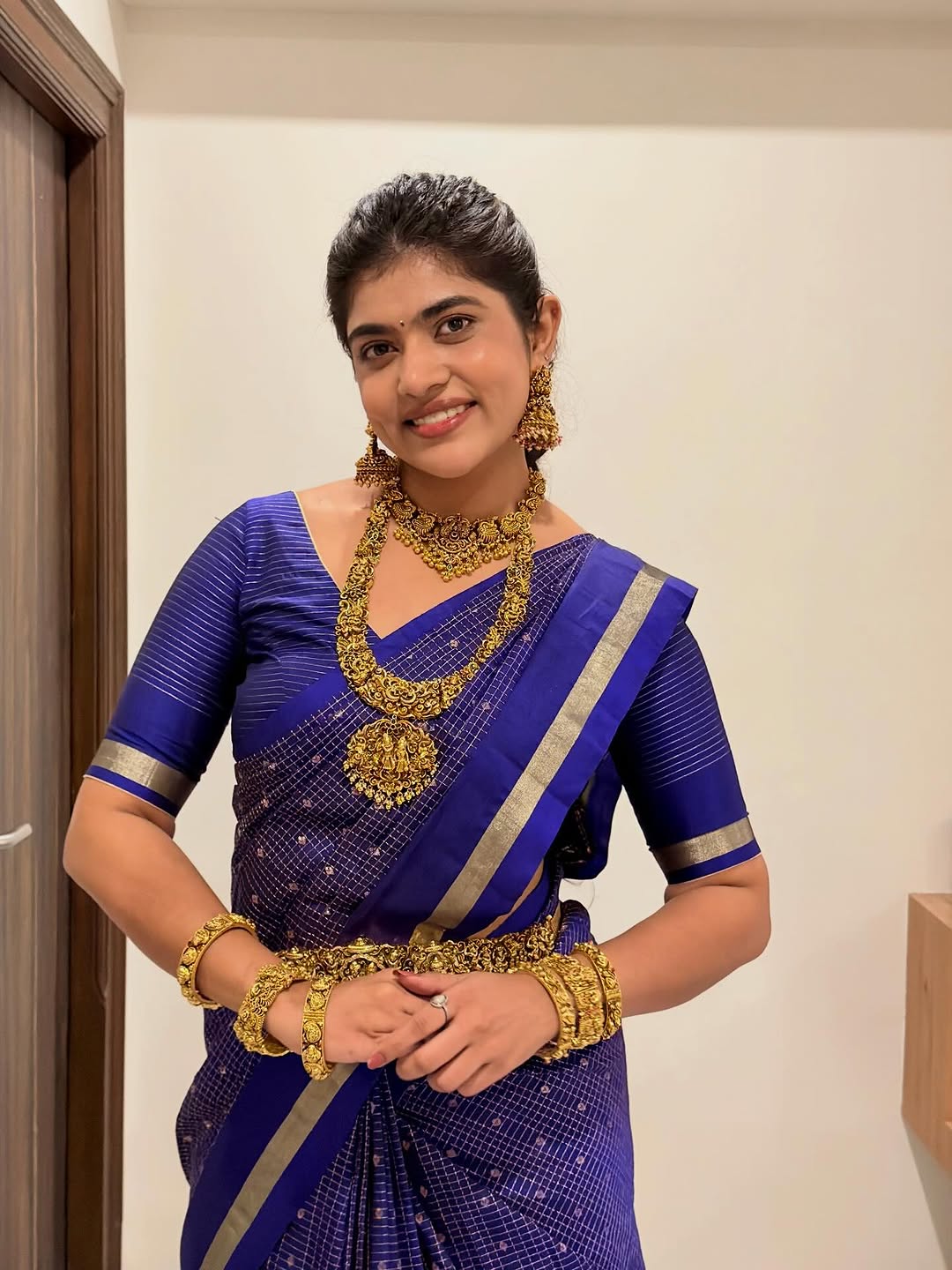 Actress Rithu Chowdary Photo Gallery