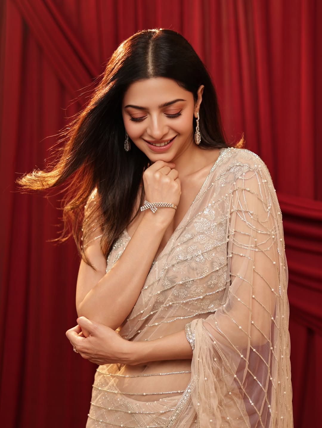Actress Vedhika Photo Gallery