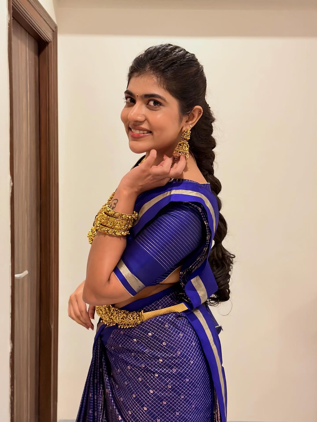 Actress Rithu Chowdary Photo Gallery