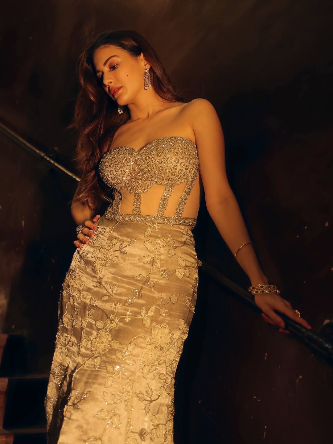 Actress Amyra dastur Photo Gallery