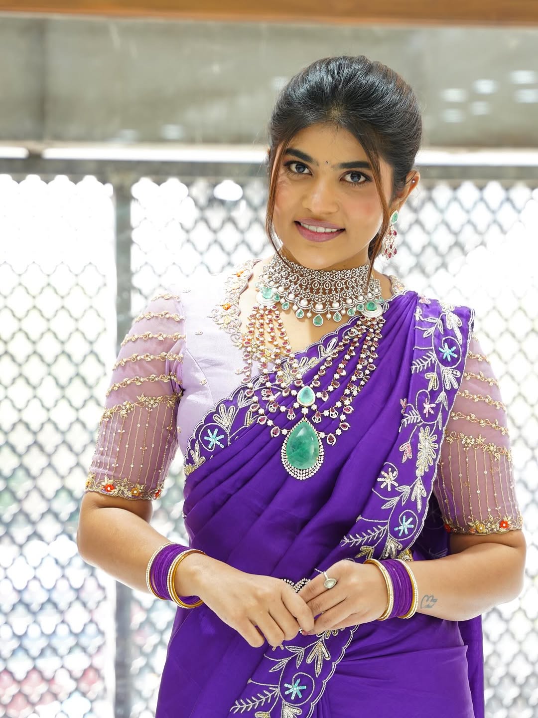 Actress Rithu Chowdary Photo Gallery