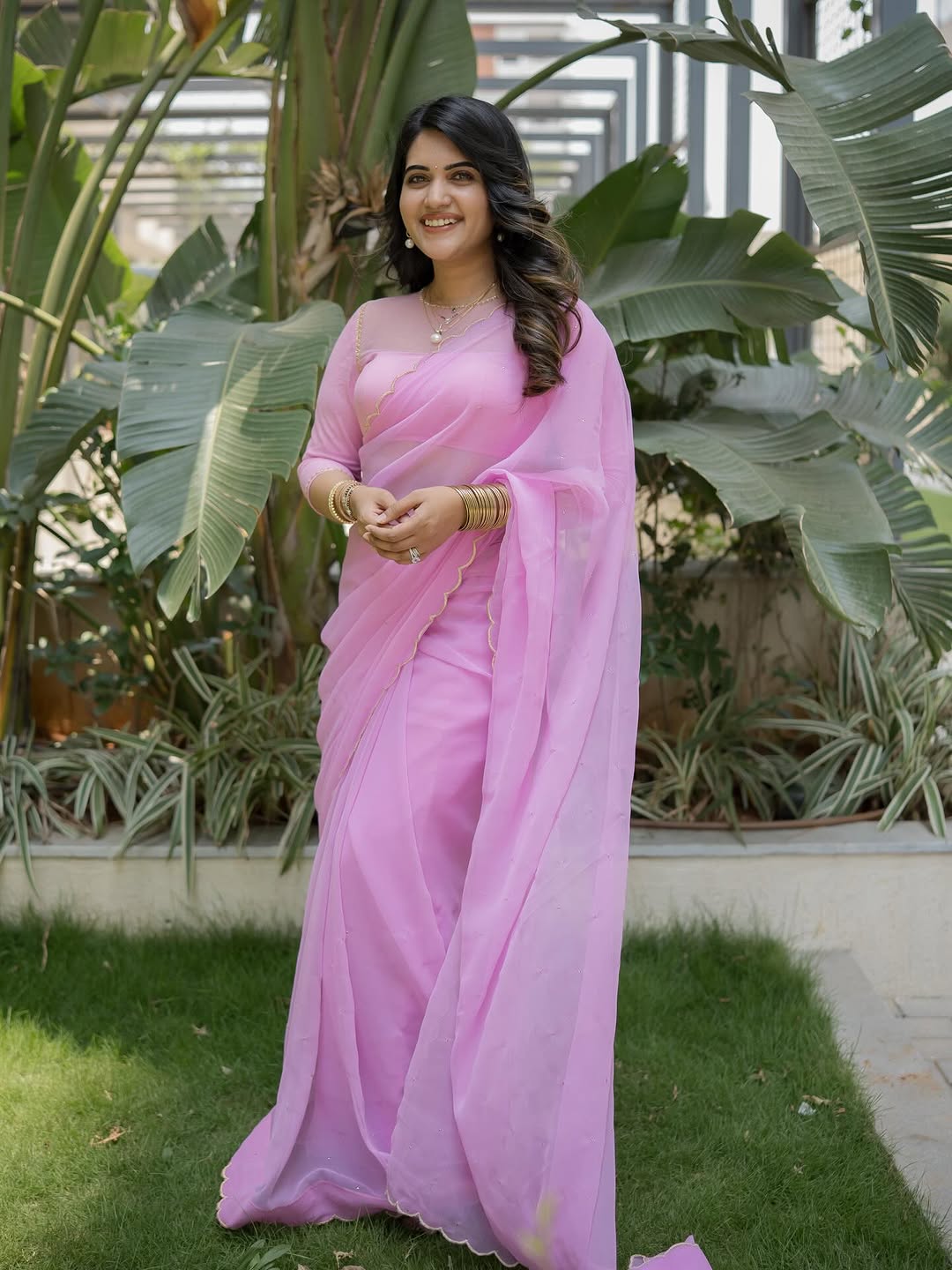 Actress Sravanthi Chokarapu Photo Gallery