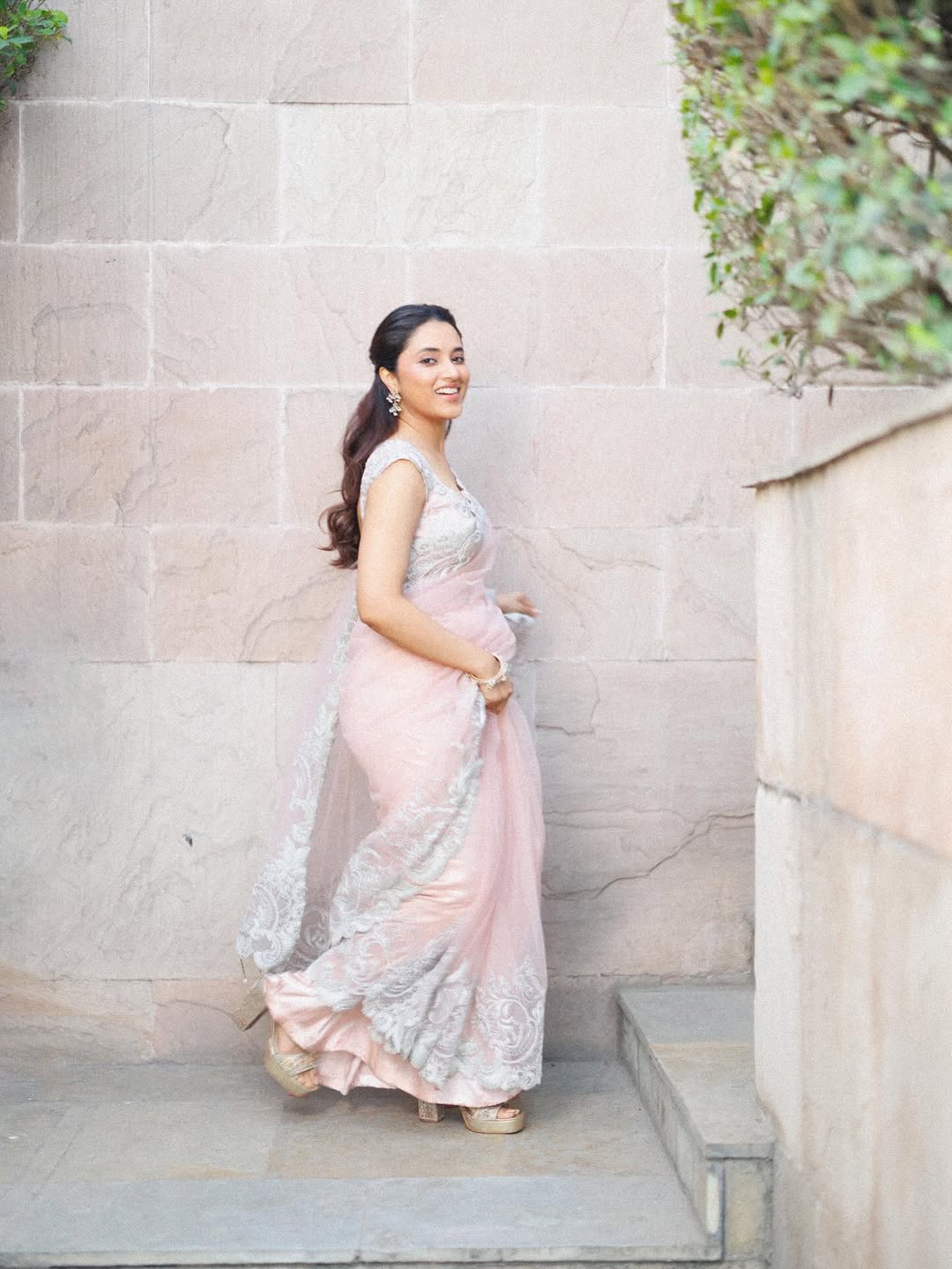 Actress Priyanka arul Mohan photo gallery