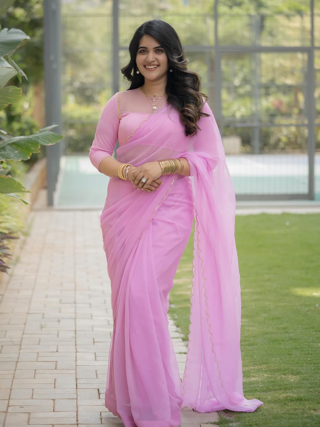 Actress Sravanthi Chokarapu Photo Gallery