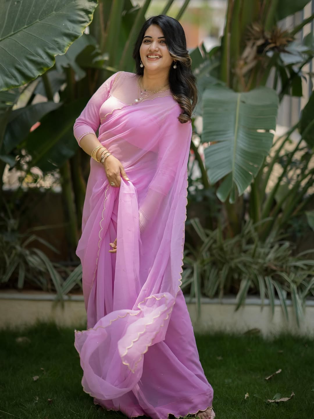Actress Sravanthi Chokarapu Photo Gallery