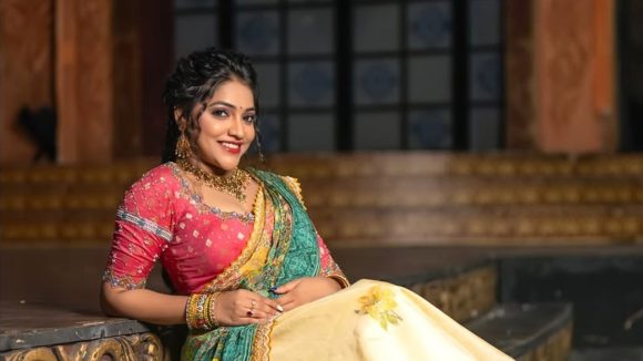 డైరెక్టర్ పై చేయి చేసుకున్న జబర్దస్త్ బ్యూటీ.. ఎందుకంటే?