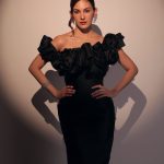Amyra Dastur: బ్లాక్ అవుట్ ఫిట్ లో అందంతో మెస్మరైజ్ చేస్తున్న అమైరా దస్తూర్!