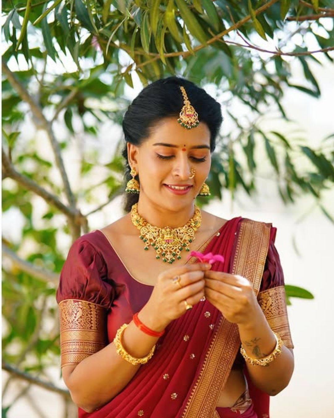 Anshu Reddy : లంగావోణిలో బాపుబొమ్మలా మెరిసిపోతున్న అన్షు రెడ్డి..