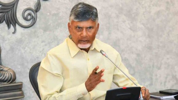 Amaravathi : చంద్రబాబును వెంటాడుతున్న జనాల భయం..!