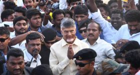 బిగ్ బాస్ కి నోటీసులు.. 2 కోట్లు ఇవ్వాల్సిందే - ప్రముఖ నటి