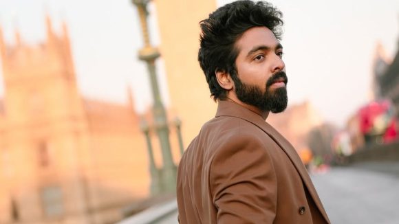 డబ్బు కాదు నైతిక విలువలే ముఖ్యం.. కోట్ల రూపాయలను కాలదన్నిన మ్యూజిక్ డైరెక్టర్!