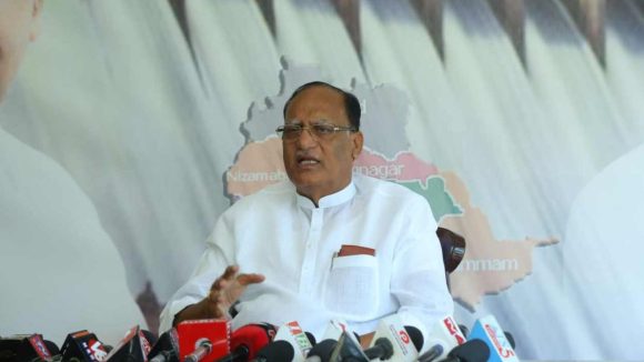 రైతు భరోసా..? పంటల బోనసా..? రైతులకు ఏదో ఒక క్లారిటీ ఇవ్వండి: గుత్తా సుఖేందర్ రెడ్డి