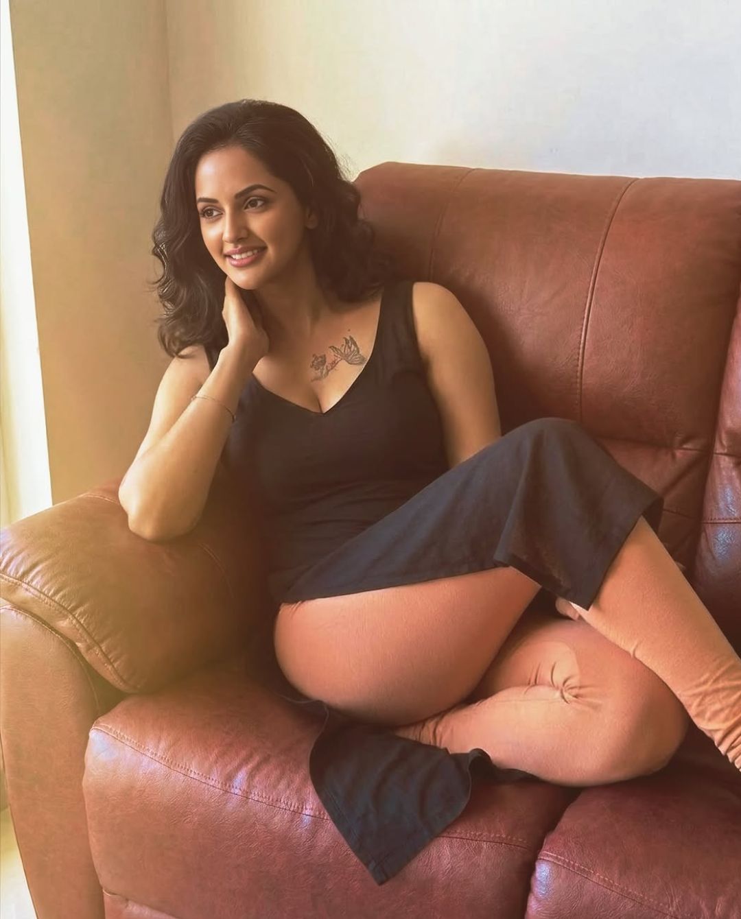 Jyoti Poorvaj: టాప్ అందాలతో హీట్ పుట్టిస్తున్న జ్యోతి పూర్వాజ్.. పిచ్చెక్కిస్తోందిగా!