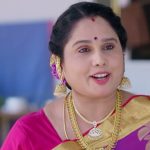 విడాకుల తర్వాత 5 ఏళ్ళు నరకం చూసా.. ఆవేదన చెందిన కార్తీక దీపం సుమిత్ర !