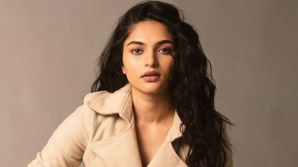 Kayadu Lohar : అర్ధరాత్రి వరకు అదే పని.. చాలా కష్టపడ్డ హీరోయిన్..