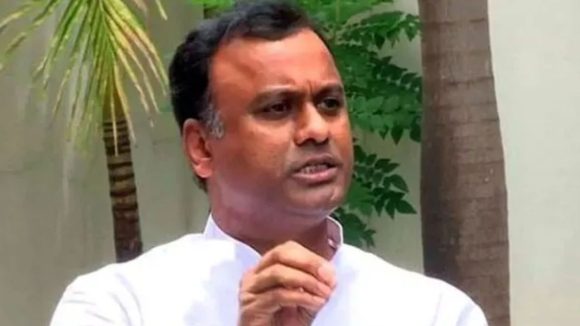 రాష్ట్రాన్ని లూటీ చేసిందే కేసీఆర్.. ఇప్పుడేమో పెద్దపెద్ద మాటలు, రాజగోపాల్ రెడ్డి ఆగ్రహం