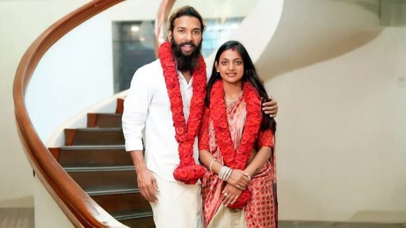తల్లి కాబోతున్న కుంభమేళా మోనాలిసా.. పెళ్లయిన నెలకే? ఇదేం ట్విస్ట్ అయ్యా!