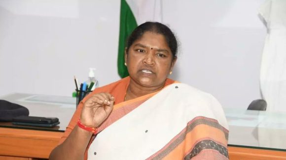 వికలాంగుల పేరుతోనే ఇందిరమ్మ ఇళ్లు.. మంత్రి సీతక్క కీలక ప్రకటన