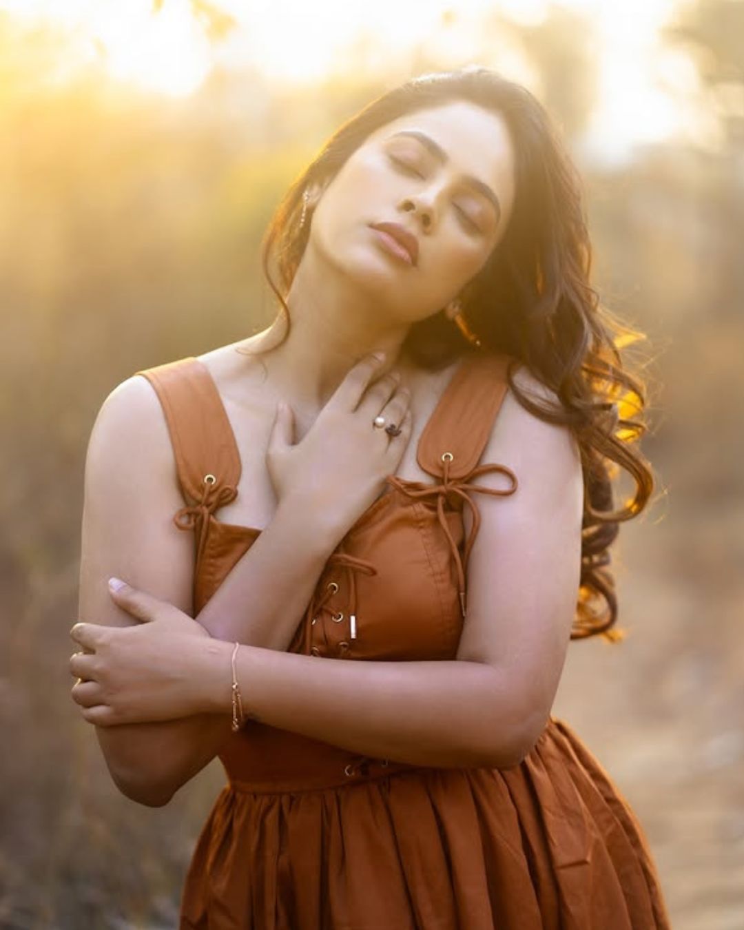 Nanditha Swetha : సూర్యకిరణాల వెలుగులో మెరిసిపోతున్న నందిత శ్వేత..