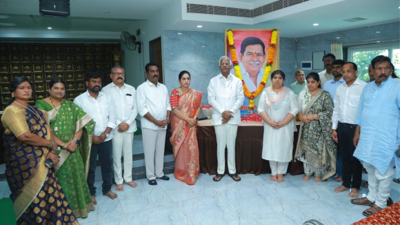 నా రాజకీయ ఎదుగుదలకు ఆయనే పునాది.. నరేందర్ రెడ్డి మృతిపై ఎమ్మెల్యే కడియం ఆవేదన