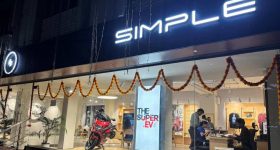 పరీక్షల్లో AI గ్లాసెస్‌.. కాపీ కొట్టేందుకు కొత్త ట్రిక్.. ఈ Gen Z స్టూడెంట్స్ చాలా కంత్రీలు!