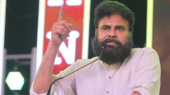 ఏయూలో మెగా కల్చరల్ ఫెస్టివల్.. డిప్యూటీ సీఎం పవన్ కీలక వ్యాఖ్యలు, తనకు అర్హత లేదని వ్యాఖ్య