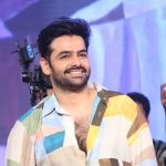 మెగాఫోన్ పట్టబోతున్న రామ్ పోతినేని… సాహసం చేస్తున్న హీరో..ఇప్పుడు అవసరమా అంటూ!