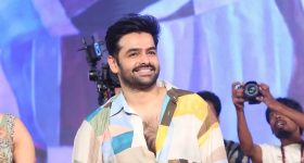 మెగాఫోన్ పట్టబోతున్న రామ్ పోతినేని... సాహసం చేస్తున్న హీరో..ఇప్పుడు అవసరమా అంటూ!