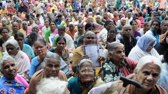 తెలంగాణ సర్కార్ కీలక నిర్ణయం.. కొత్తగా 2 లక్షల పెన్షన్లు! గ్రామసభల ద్వారా