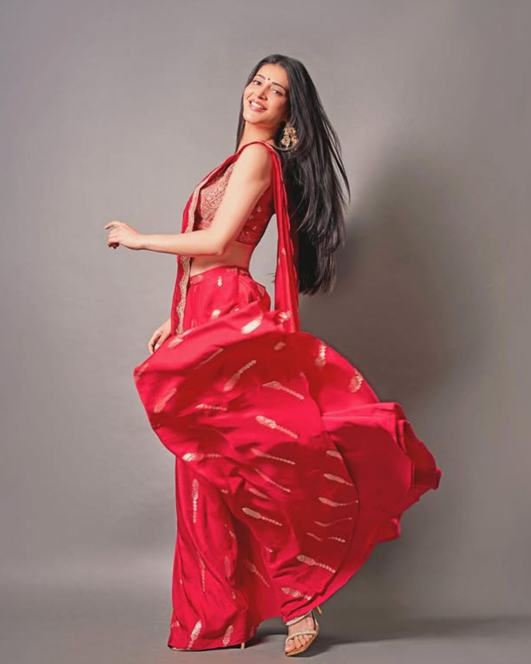 Shruthi Haasan : లంగావోణిలో మెరిసిపోతున్న శృతి హాసన్.. చూపుతిప్పుకోవడం కష్టమే..