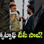 రైల్లో టాయిలెట్ దగ్గర పడుకున్న జవాన్లు, టీసీ ఏం చేశాడంటే?